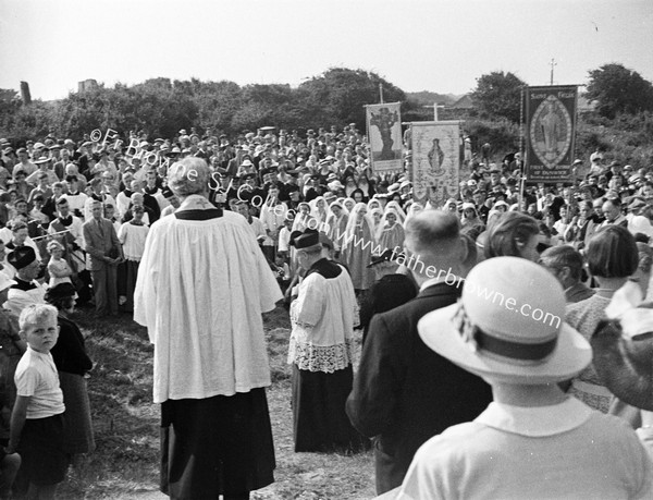 FR M D'ARCY S.J. PREACHING TO PILGRIMS